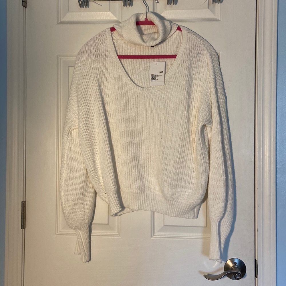 White fake turtleneck sweater